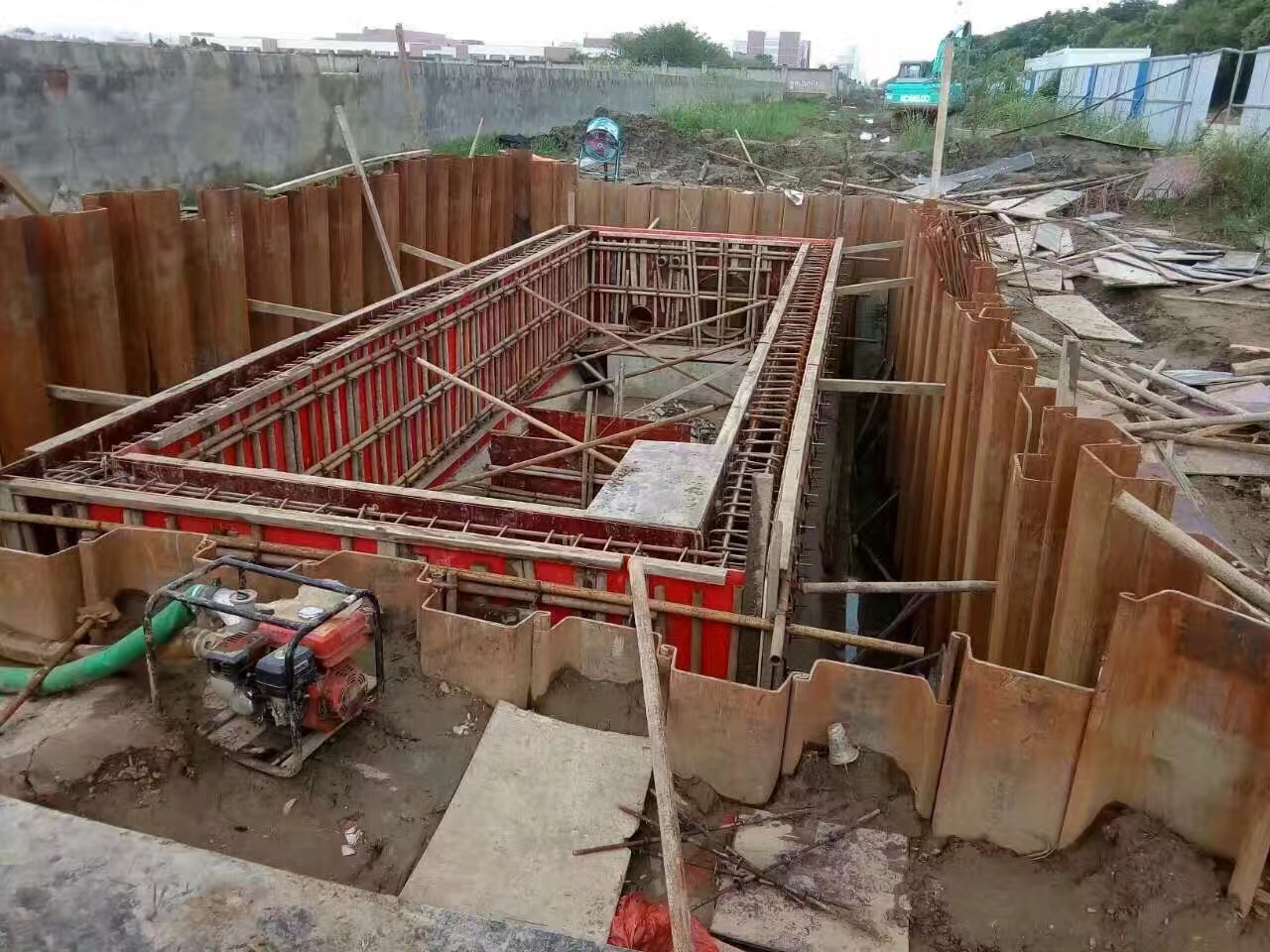 仙桃鋼板樁與拉森鋼板樁施工 安億通市政工程的專業(yè)實踐